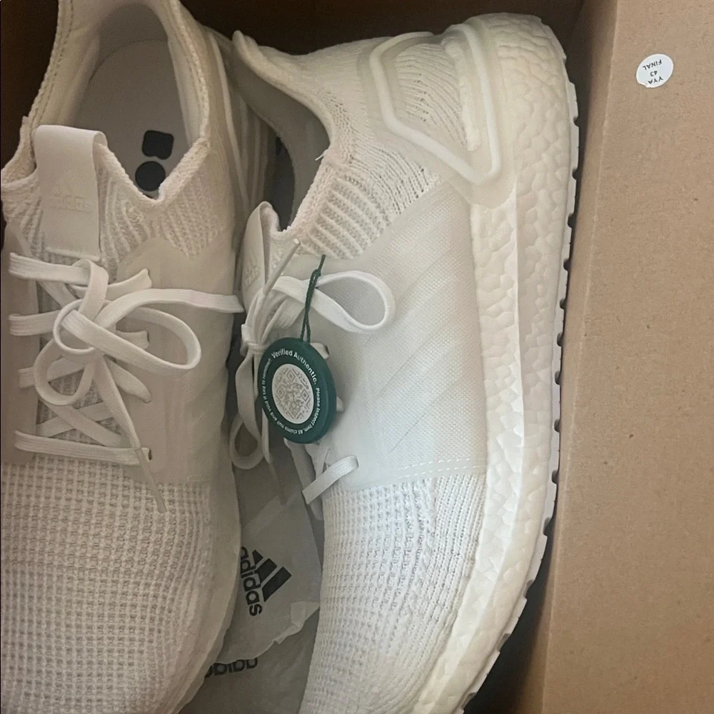 NEW! Never worn, stock x paid over 300 Adidas UltraBOOST 19 5408 white